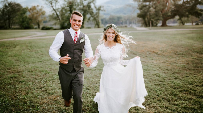 'Bringing Up Bates' Star Josie Bates 'Dream Wedding（PHOTOS）を参照してください