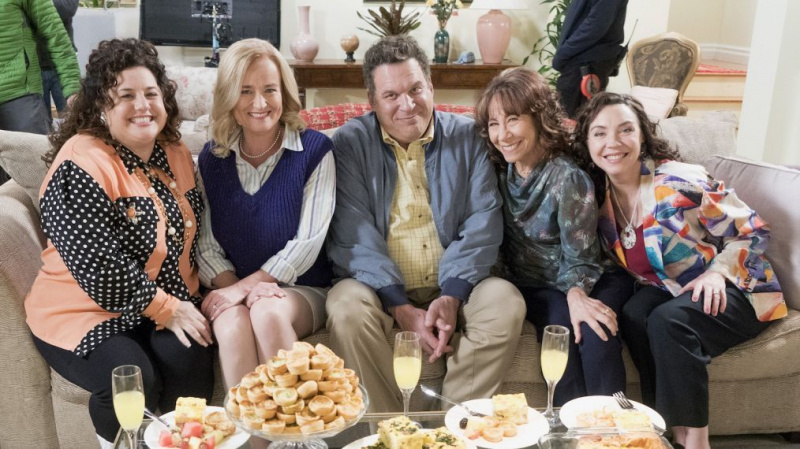 MARISSA JARET WINOKUR, JENNIFER IRWIN, JEFF GARLIN, MINDY STERLING, STEPHANIE COURTNEY