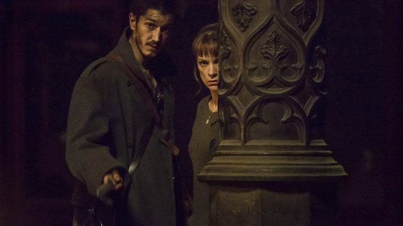 AMCs rystelse leverer skrekk med utover murene, historier fra Darkside-serien