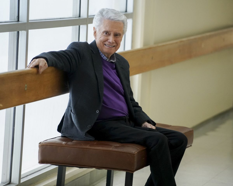 Regis Philbin Genitori single