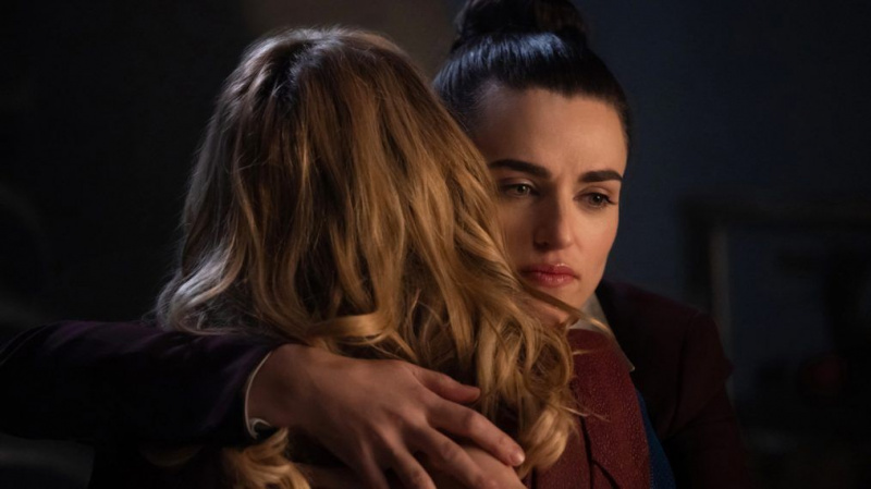 Supergirl Season 5 Episode 13 Lena Kara Hug