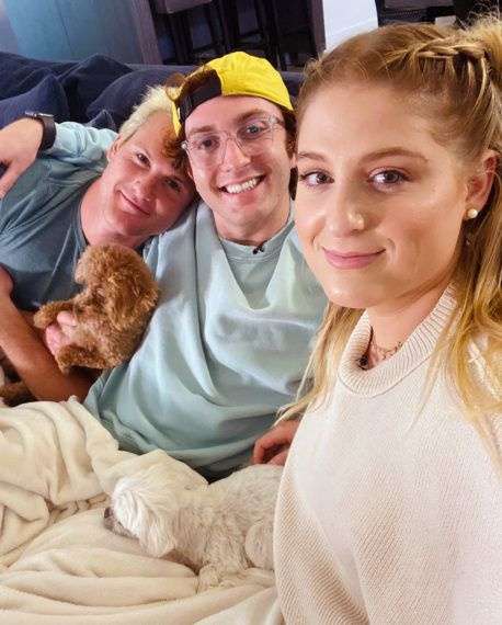 Gwiazda Watch Party Fox Meghan Trainor