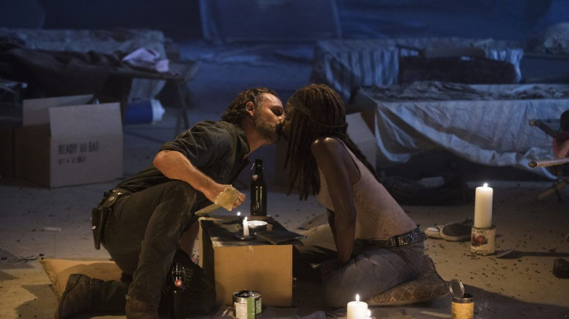 De 9 mest romantiske øyeblikkene på 'The Walking Dead' (BILDER)