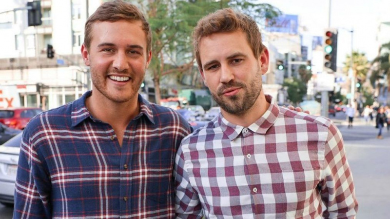 Nick Viall & More Alums condividono le teorie per Peter's 'Bachelor' Finale (FOTO)