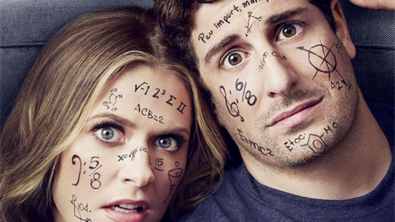 Maggie Lawson un Jason Biggs ir “pārspēti” jaunās lapsas komēdijas plakātā (FOTO)