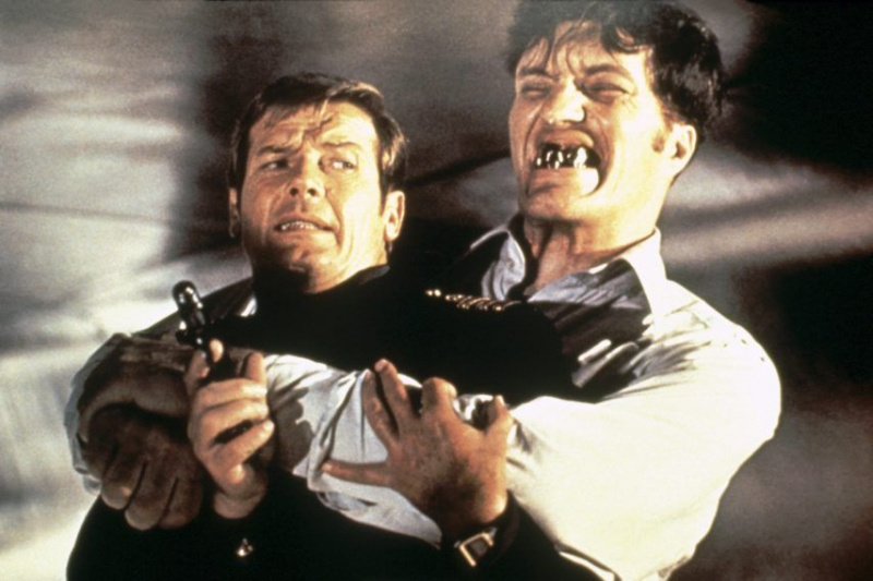 Spionen som elsket meg james bond roger moore