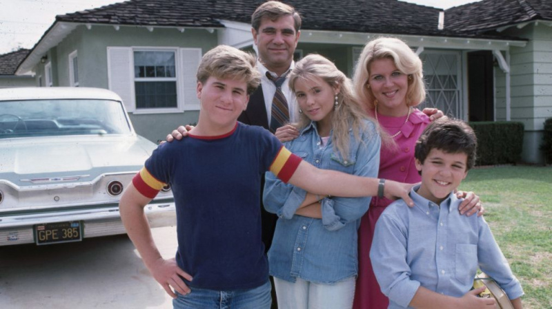 THE WONDER YEARS - Jason Hervey, Dan Lauria, Olivia d