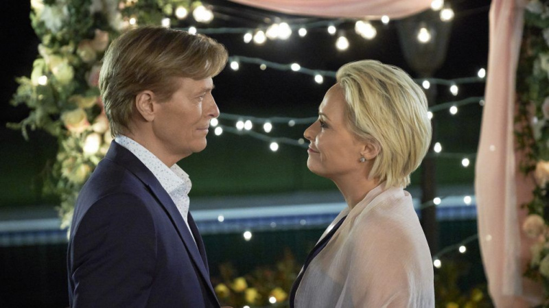 Jack Wagner y Josie Bissett en 'Feeling & Heart' en el final de 'Wedding March 5's