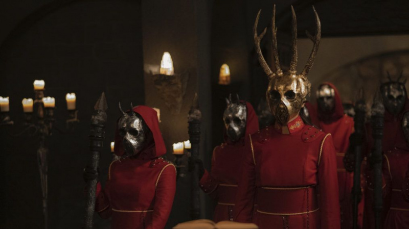 Comment Comic-Con a conduit à ces membres célèbres de «The Order» dans la saison 2