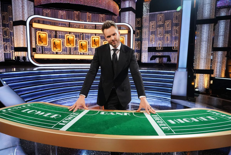 Joel McHale Kartenhaie ABC