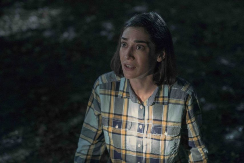 Castle Rock Season 2 Lizzy Caplan