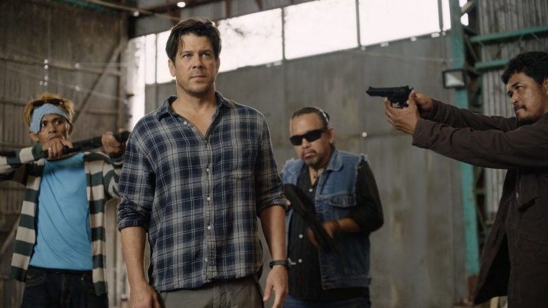 Christianas Kane'as bando išvengti streso „Beveik rojuje“ (VIDEO)