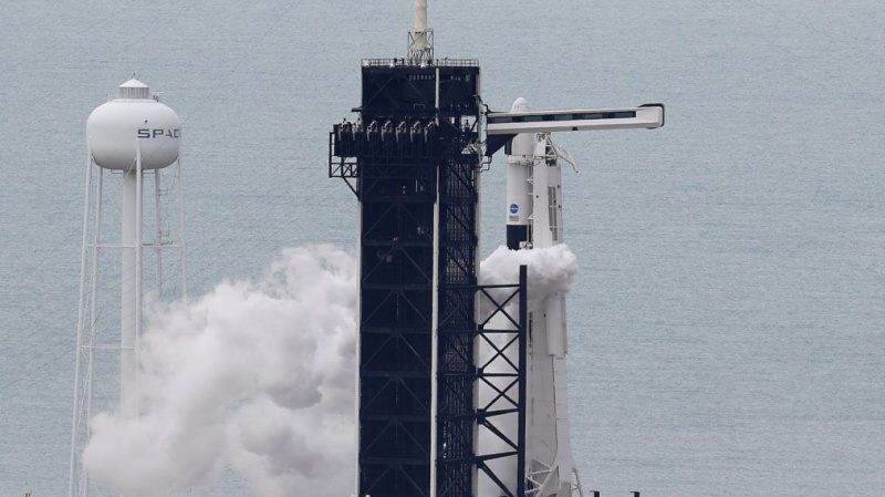 Историческото изстрелване на ракета SpaceX към Международната космическа станция е отложено (ВИДЕО)