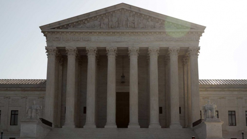 Court TV till Air Historic Supreme Court Arguments Live