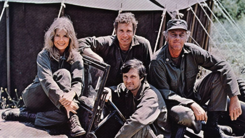 Finale de la série 'M * A * S * H' diffusée il y a 35 ans: voir le casting maintenant! (PHOTOS)