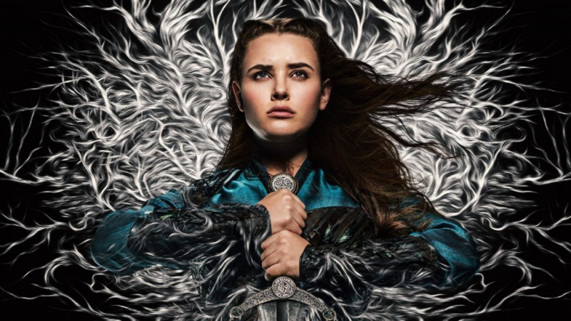 Katherine Langford se vuelve medieval para Netflix's 'Cursed' (FOTOS)