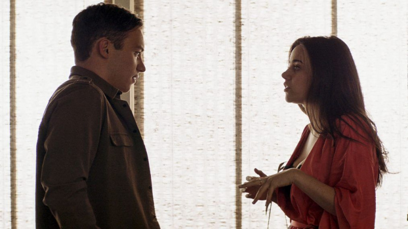 Animal Kingdom - Finn Cole, Molly Gordon