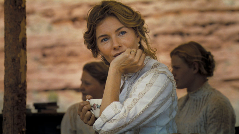   Sienna Miller elokuvassa Horizon: An American Saga