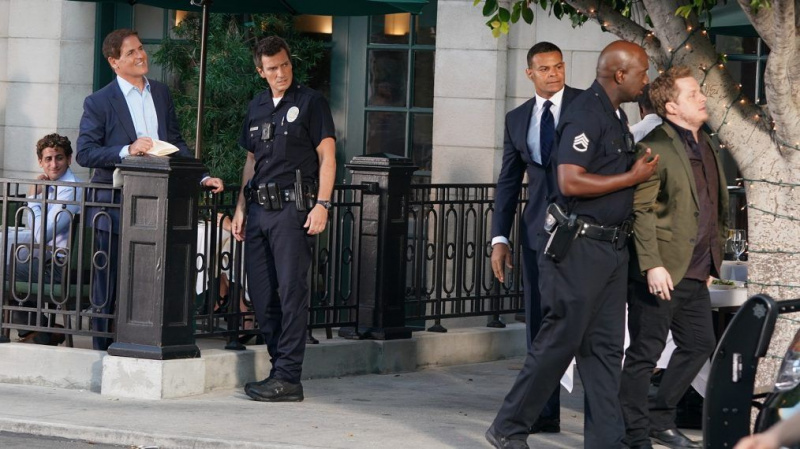 Mark Cuban Guest Stars in der Premiere der zweiten Staffel von 'The Rookie' (FOTOS)
