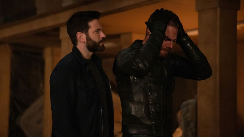 Colin Donnell grįžta kaip Tommy ant „Arrow“ (NUOTRAUKOS)
