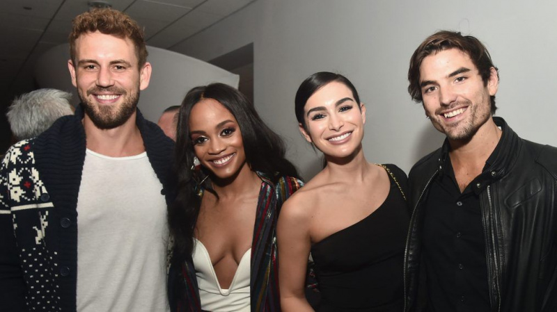 8 Bachelor Nation Podcasts Deserving of Your Final Rose (BILDER)