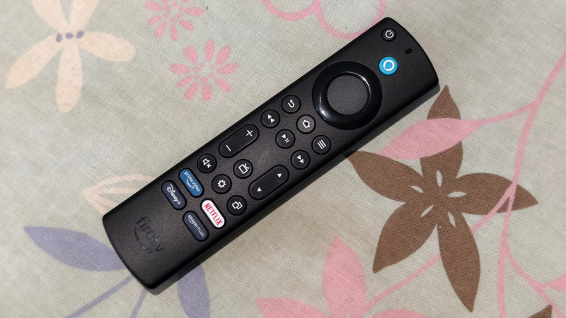   Rozšírené ovládanie Alexa Voice Remote.