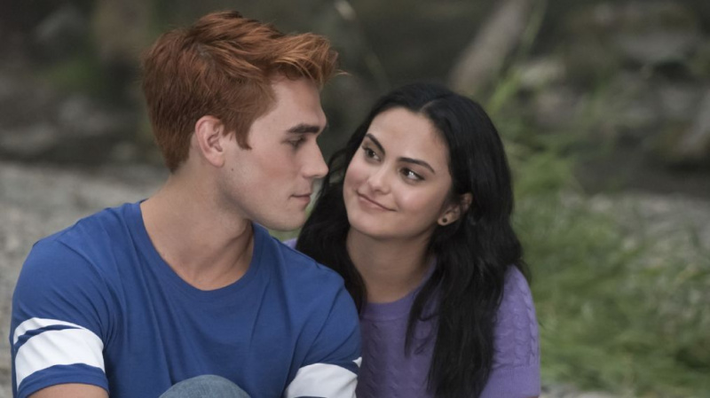 STREAMER leave riverdale