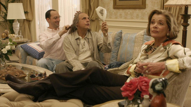 ARRESTED DEVELOPMENT - Tony Hale, Jeffrey Tambo, Jessica Walter