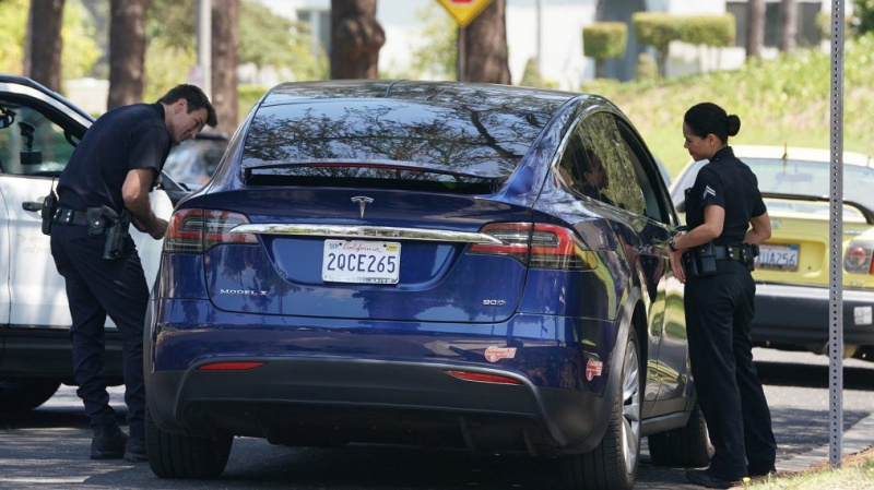 NATHAN FILLION, ALYSSA DIAZ