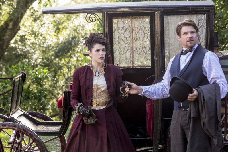 Underground, JESSICA DE GOUW, MARC BLUCAS