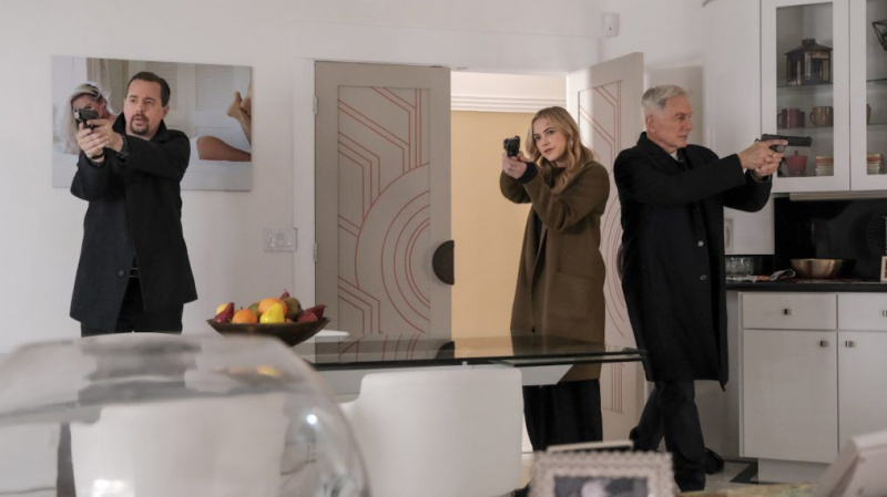 Verlässt Torres 'NCIS'? Er kämpft um sein Leben in 'On Fire' Promo (FOTOS)
