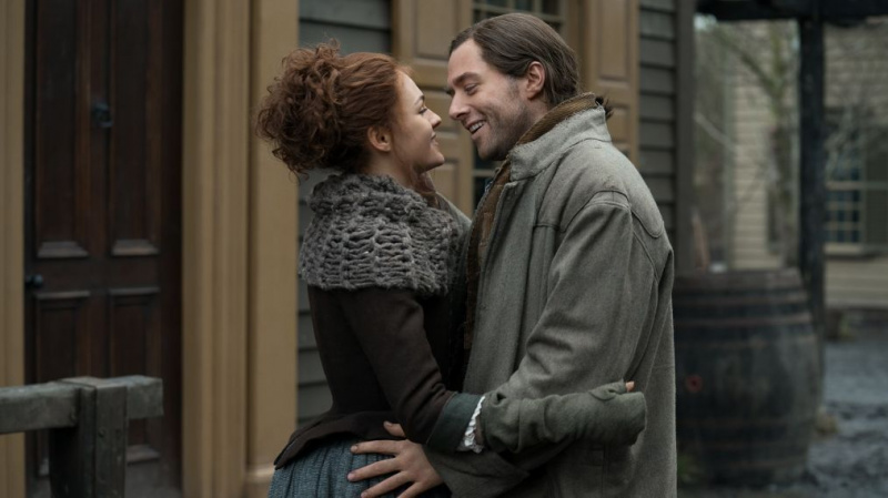 „Outlander“: Briannos ir Rogerio aklavietė ir Stepheno Bonneto smurto aktas „Wilmington“ (RECAP)