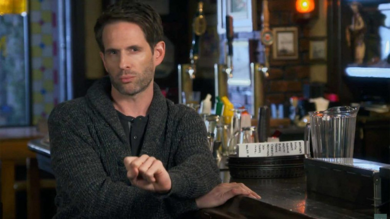 'A.P. Biografia Stagione 2 Primo sguardo: l'insegnante di Glenn Howerton dall'inferno è infuocato! (VIDEO)