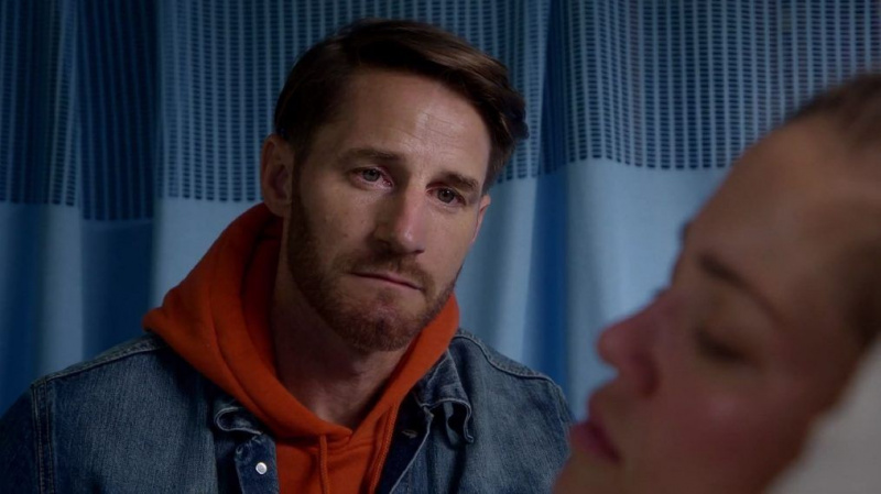 Sam Jaeger à propos de sa rencontre avec sa femme «Parenthood» Erika Christensen pour un nouveau clip