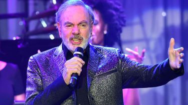 Neil Diamond je po diagnozi Parkinsonove bolezni napovedal upokojitev