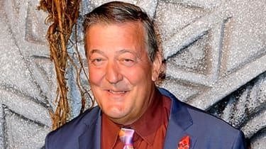 Stephen Fry „bardzo, bardzo szczęśliwy” poślubiając Elliotta Spencera