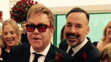 Sir Elton John gifter sig med David Furnish i Windsor – billeder