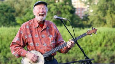 Pete Seeger: śmierć mentora Dylana i „sumienia” Ameryki