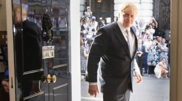 Inuti Downing Street: bakom de berömda dörrarna