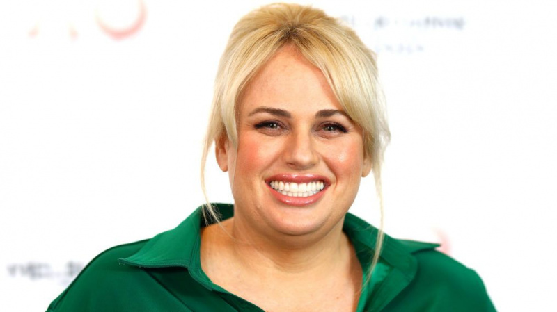 Rebel Wilson presentará 'Pooch Perfect', una serie de competencia de peluquería canina en ABC