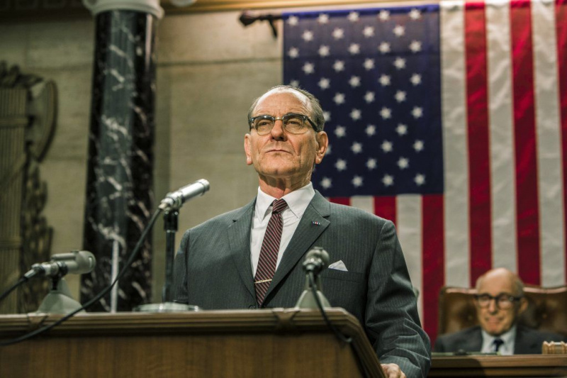 Roush Review: Cranston Goes All the Way som LBJ; AMCs Unholy Preacher går över toppen