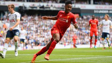 Liverpool je zmanjšal Spurse, ko je Sterling zasenčil Balotellija