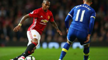 Man Utd transfernyheter: Ashley Young går med i Inter, Bruno Fernandes-affären är nära