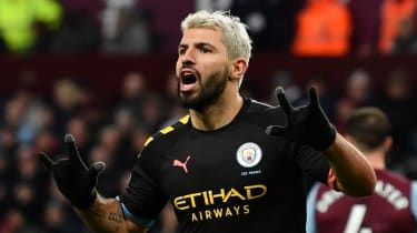 Sergio Aguero przepisuje księgi rekordów jako City thrash Villa