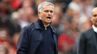 Arsenal și Man Utd în lupta pentru titlu