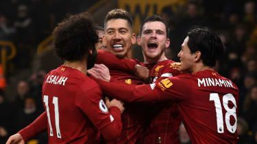 Napastnik Liverpoolu, Roberto Firmino, świętuje swój gol przeciwko Wilkom w Premier League