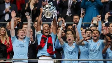 Vincent Kompany kvitterer med stil efter Man Citys diskantsucces