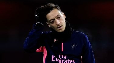 Niemiecki pomocnik Mesut Özil podpisał kontrakt z Arsenalem z Realu Madryt w 2013 roku