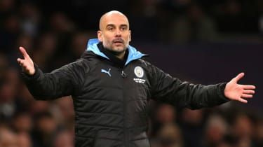 Šéf Man City Pep Guardiola sľubuje lojalitu napriek zákazu Ligy majstrov