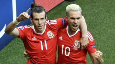 Piłkarze Walii Gareth Bale i Aaron Ramsey